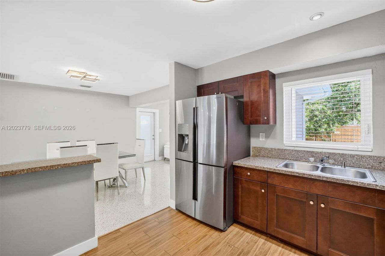 709 NW 9th Ct , Hallandale Beach, FL 33009 Photo
