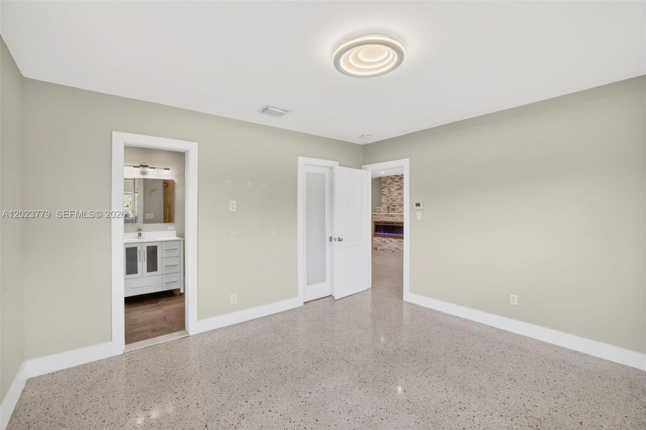 709 NW 9th Ct , Hallandale Beach, FL 33009 Photo