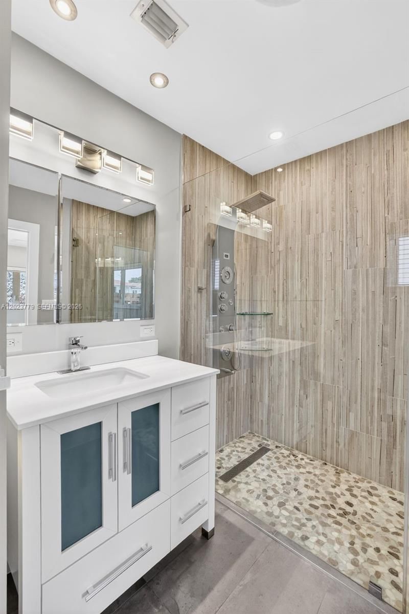 709 NW 9th Ct , Hallandale Beach, FL 33009 Photo