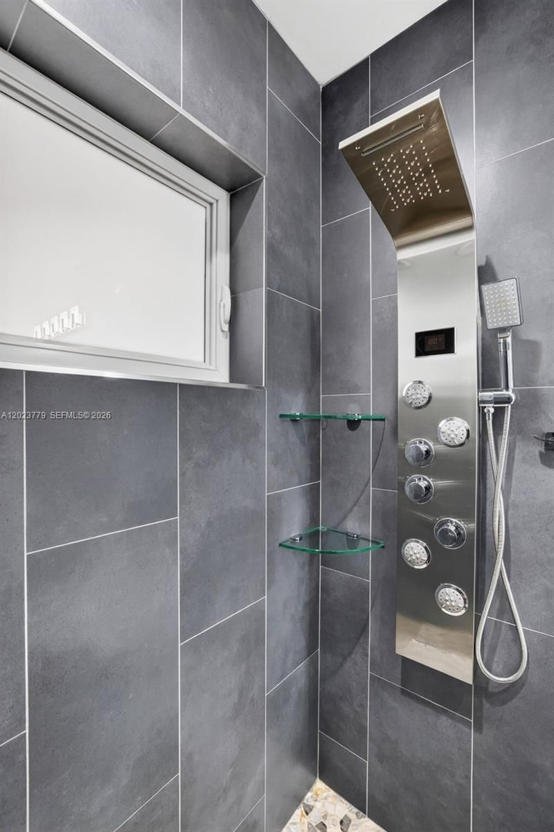 709 NW 9th Ct , Hallandale Beach, FL 33009 Photo