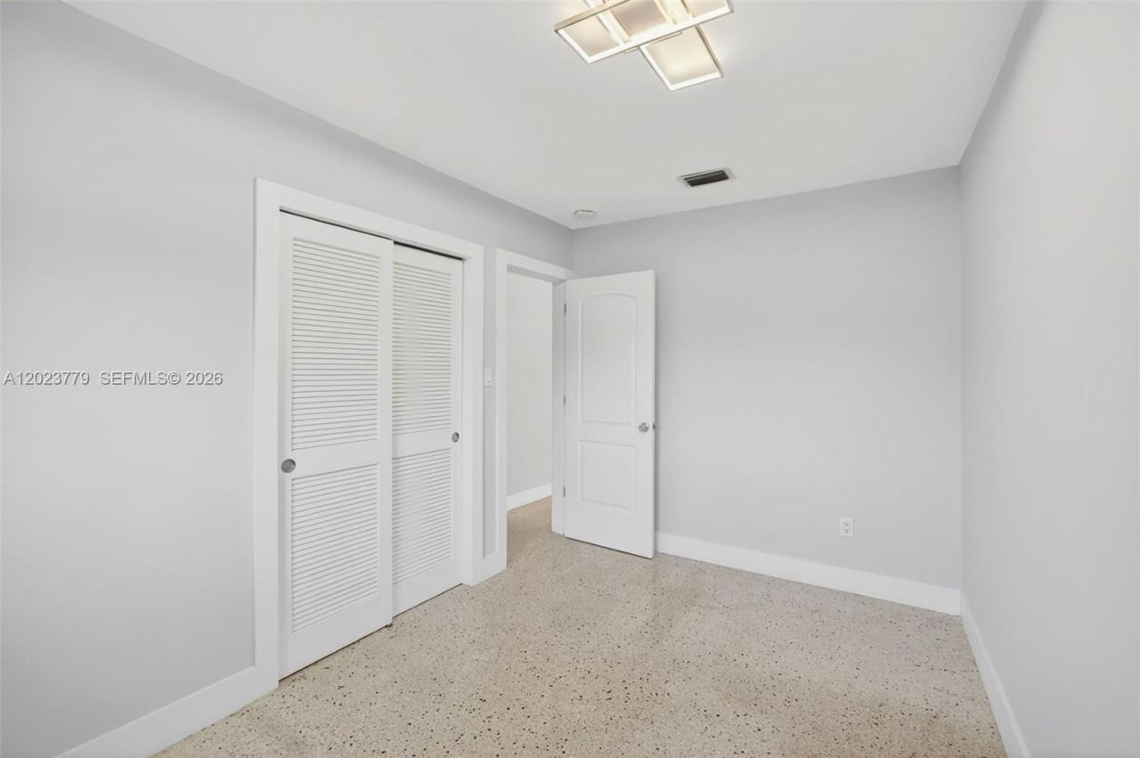 709 NW 9th Ct , Hallandale Beach, FL 33009 Photo