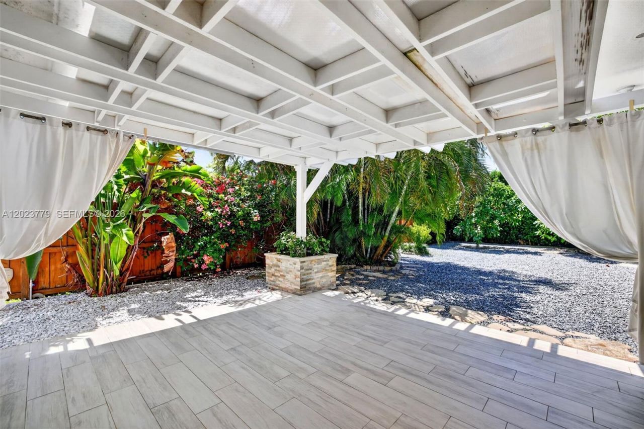 709 NW 9th Ct , Hallandale Beach, FL 33009 Photo
