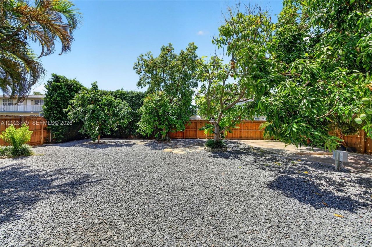 709 NW 9th Ct , Hallandale Beach, FL 33009 Photo