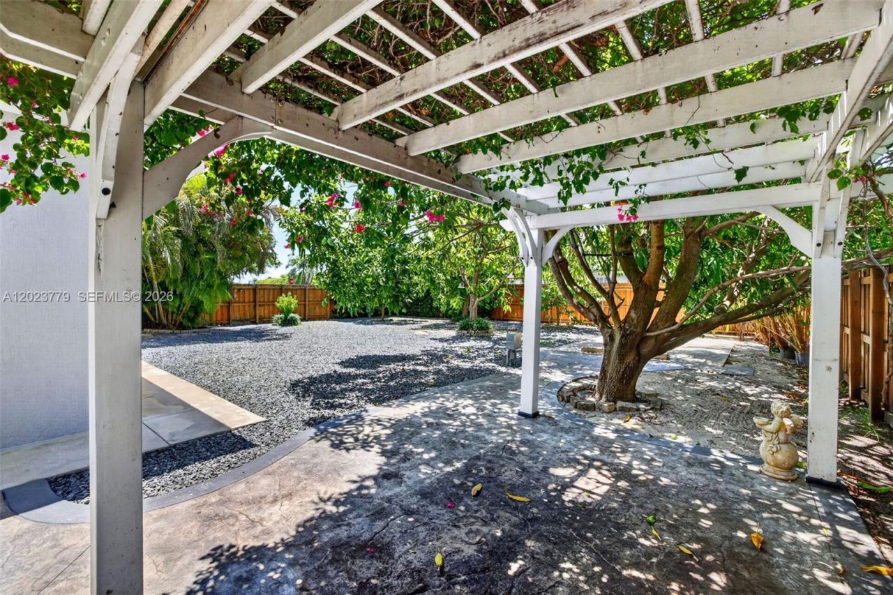 709 NW 9th Ct , Hallandale Beach, FL 33009 Photo
