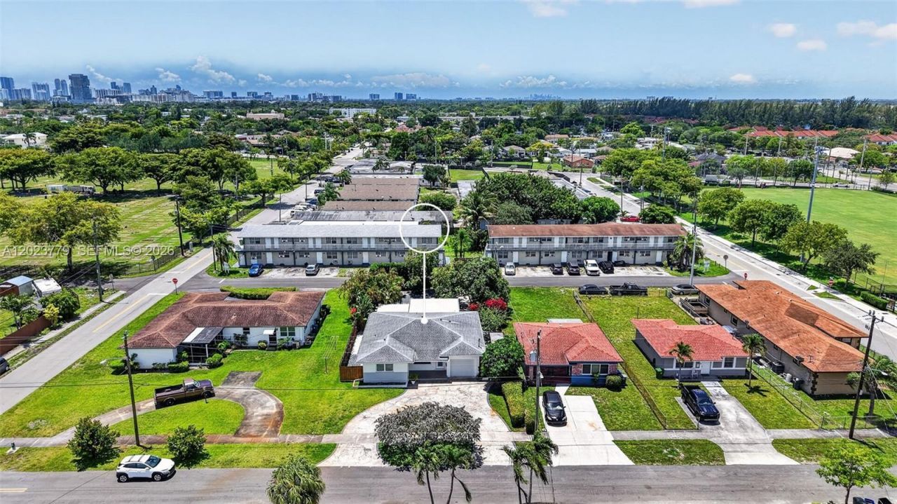 709 NW 9th Ct , Hallandale Beach, FL 33009 Photo