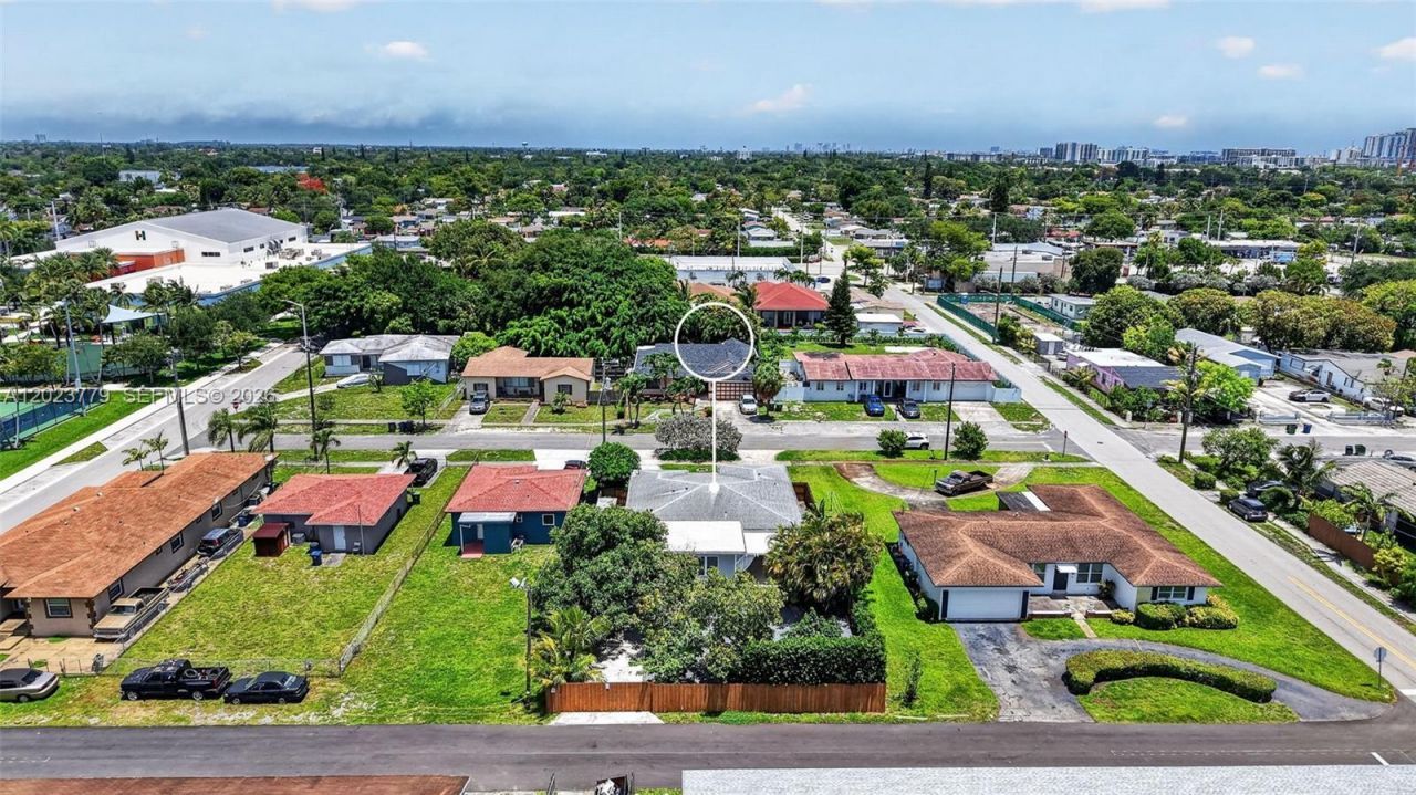 709 NW 9th Ct , Hallandale Beach, FL 33009 Photo