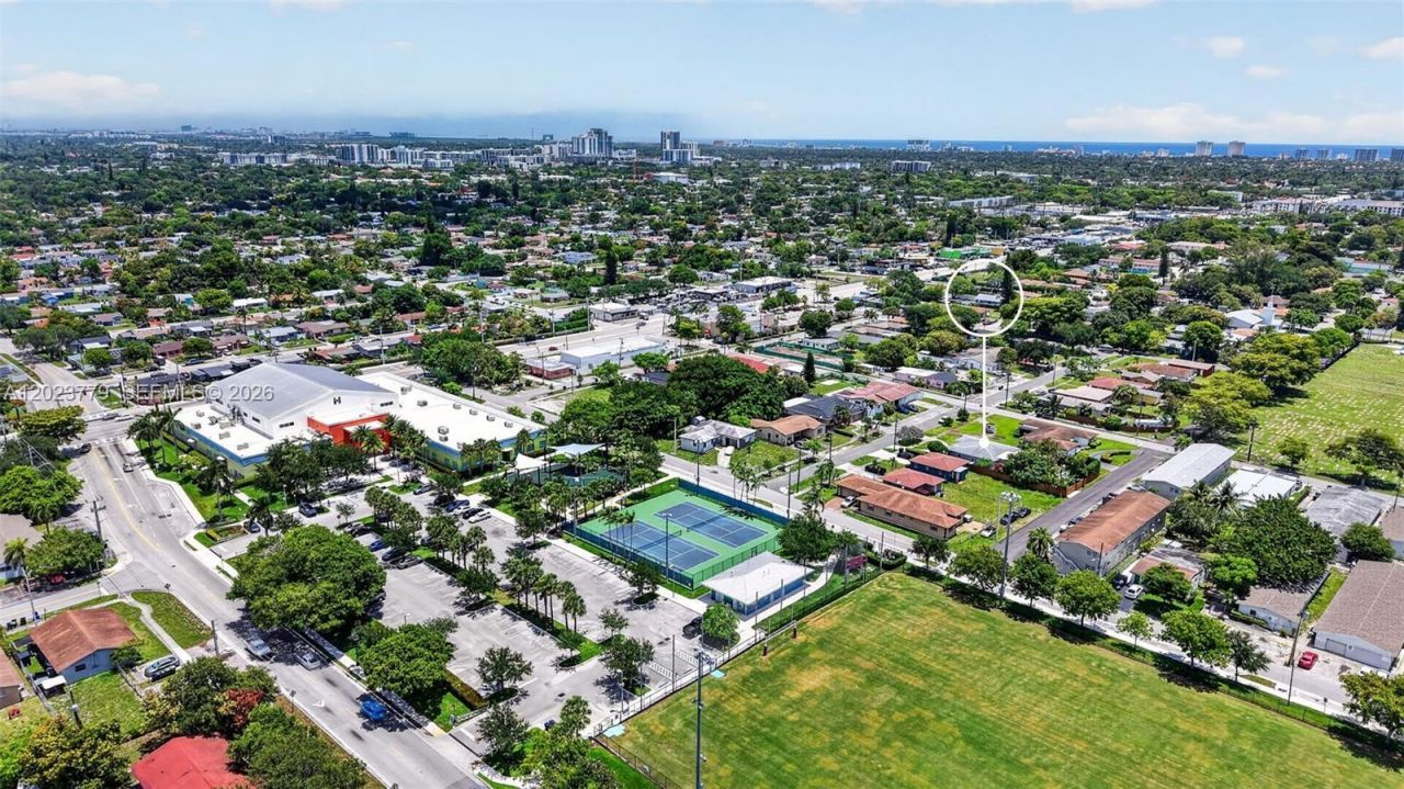 709 NW 9th Ct , Hallandale Beach, FL 33009 Photo