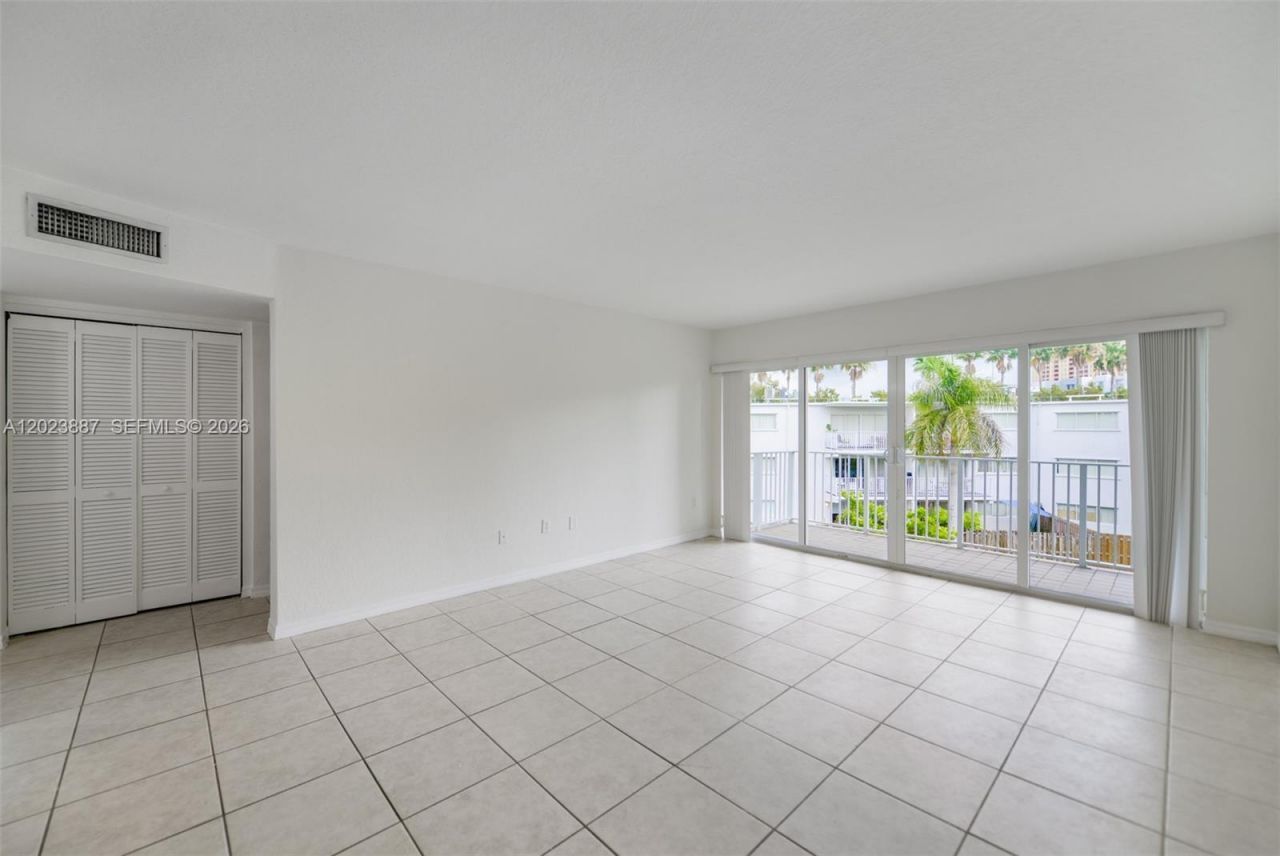7737 SW 88th St , Unit C312, Miami, FL 33156 Photo