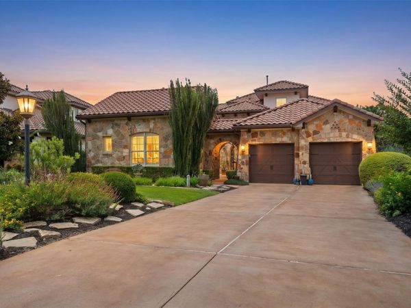 121 Feritti DR, Lakeway, TX 78734