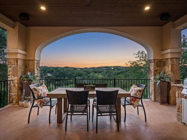 121 Feritti DR, Lakeway, TX 78734