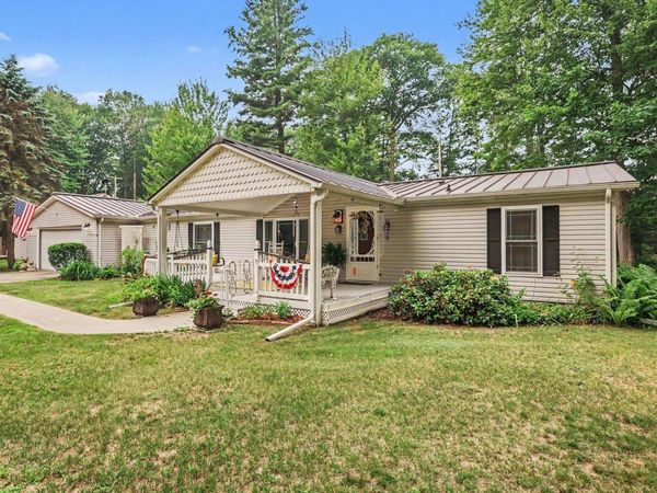 2423 West Drive, Tawas City, MI 48763