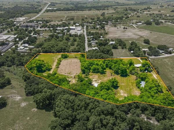 1105 Indian Creek Drive , Comanche, TX 76442