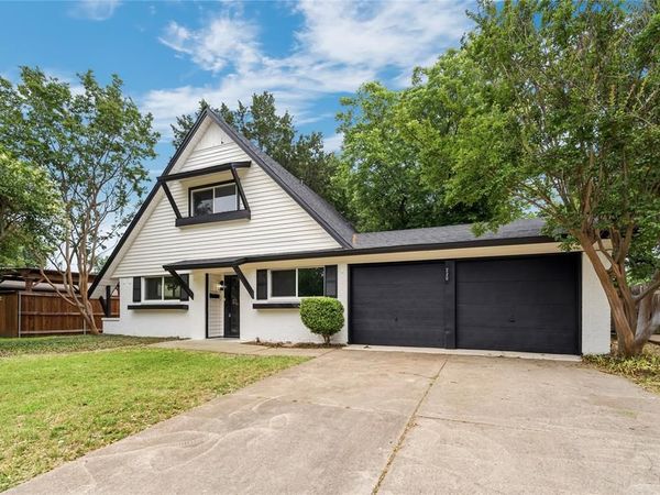 220 Robert Street, Burleson, TX 76028