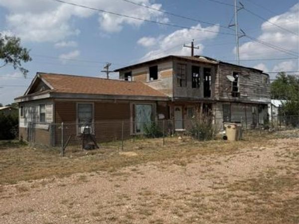 201 Commercial Avenue , Anson, TX 79501