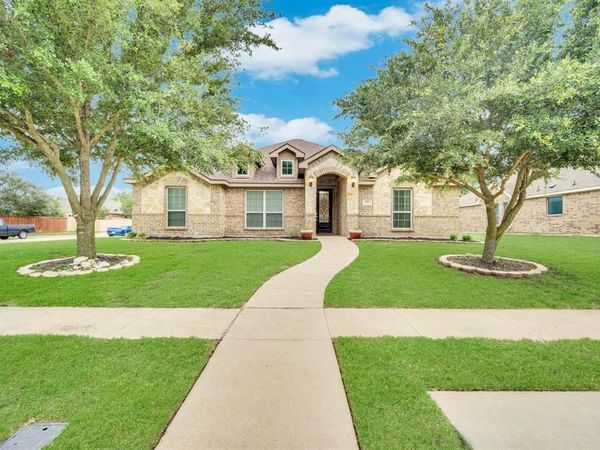 201 Winters Edge Drive, Red Oak, TX 75154