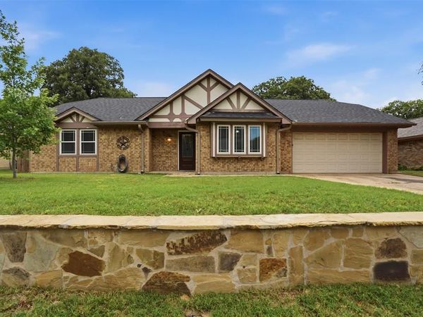 5909 Mission Ridge Drive, Arlington, TX 76016