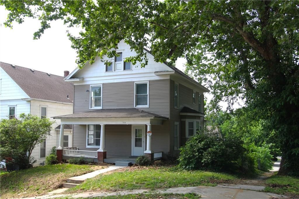 702 Mcdonald Street, Saint Joseph, MO 64505 Main Photo
