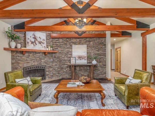 5 Middlefork Circle, Garden Valley, ID 83622
