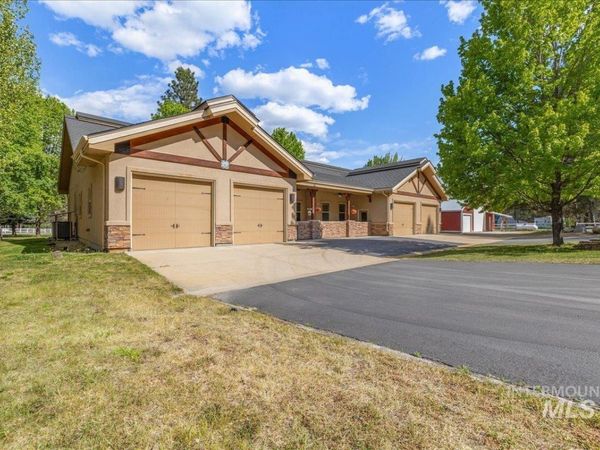 5 Middlefork Circle, Garden Valley, ID 83622