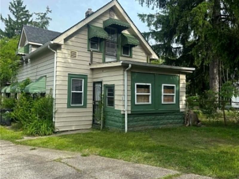 4263 E 163 Street, Cleveland, OH 44128 Photo 2