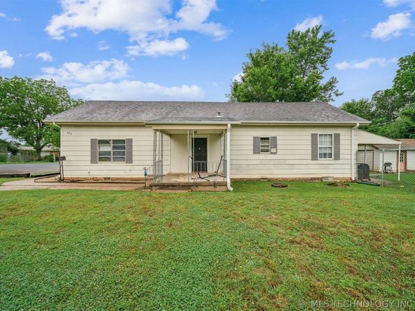 404 E Maple Street , Drumright, OK 74030