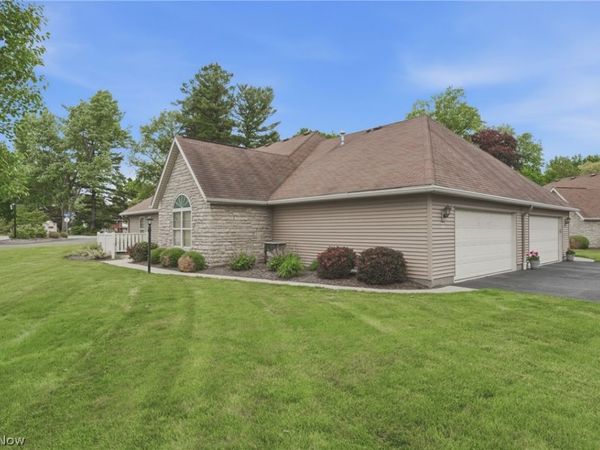 1210 Pebble Chase Circle NE, Massillon, OH 44646