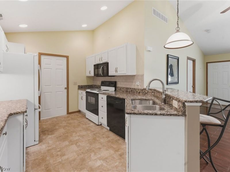 1210 Pebble Chase Circle NE, Massillon, OH 44646 Photo 11