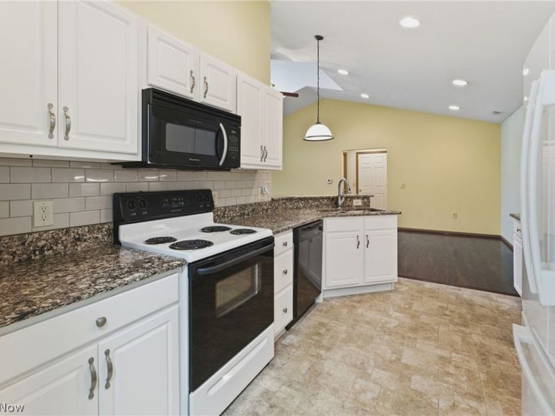 1210 Pebble Chase Circle NE, Massillon, OH 44646 Photo 13