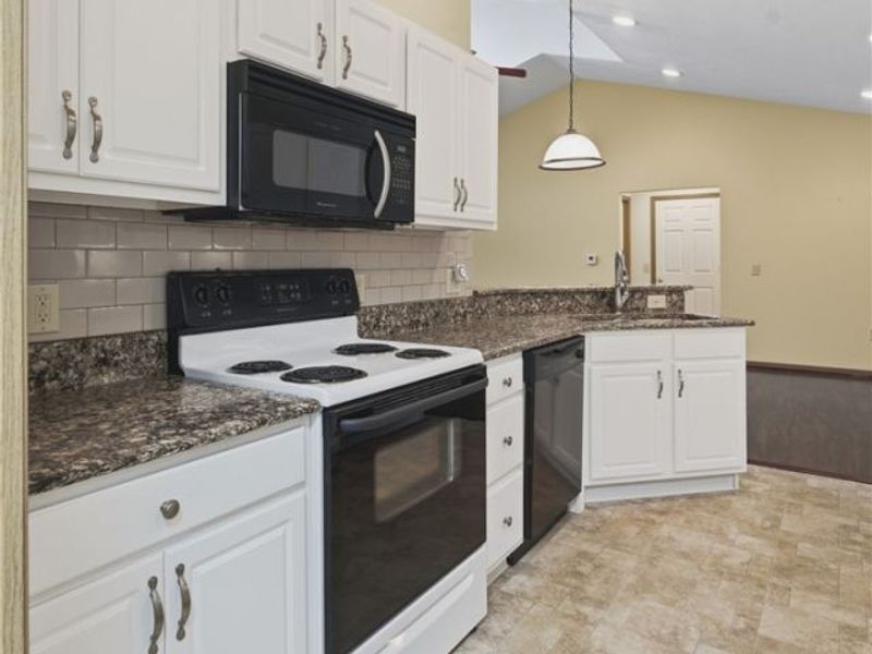 1210 Pebble Chase Circle NE, Massillon, OH 44646 Photo 14