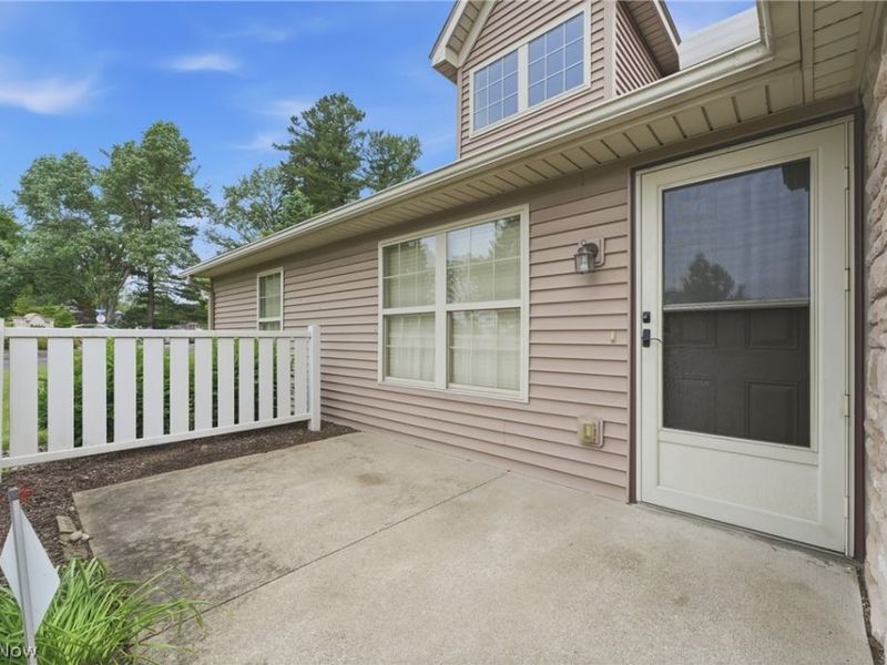 1210 Pebble Chase Circle NE, Massillon, OH 44646 Photo 3