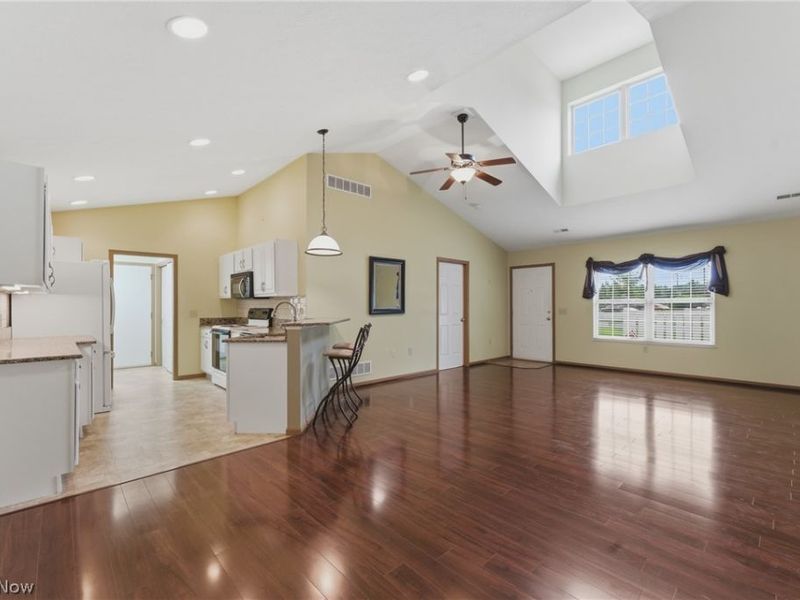 1210 Pebble Chase Circle NE, Massillon, OH 44646 Photo 8