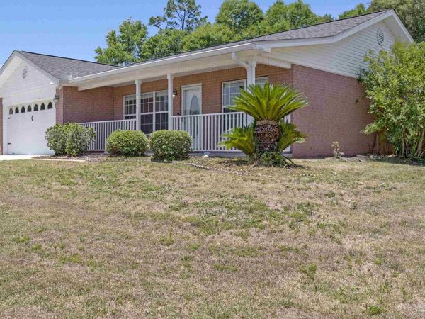 6646 Woodbury Forest Dr, Milton, FL 32583