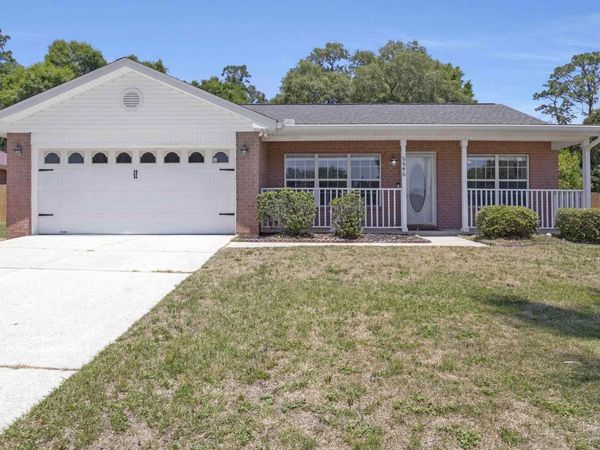 6646 Woodbury Forest Dr, Milton, FL 32583