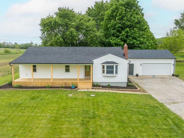 1525 E Peterson Road, Piqua, OH 45356