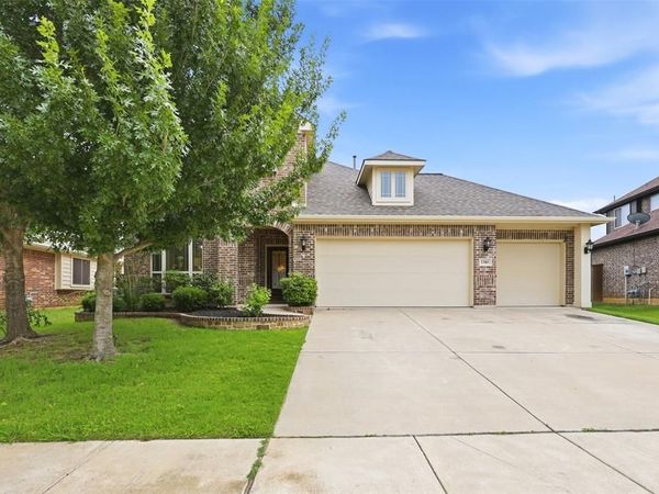1385 Litchfield Lane , Burleson, TX 76028