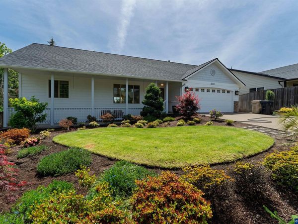2190 NW Cluster Oak Av, Albany, OR 97321