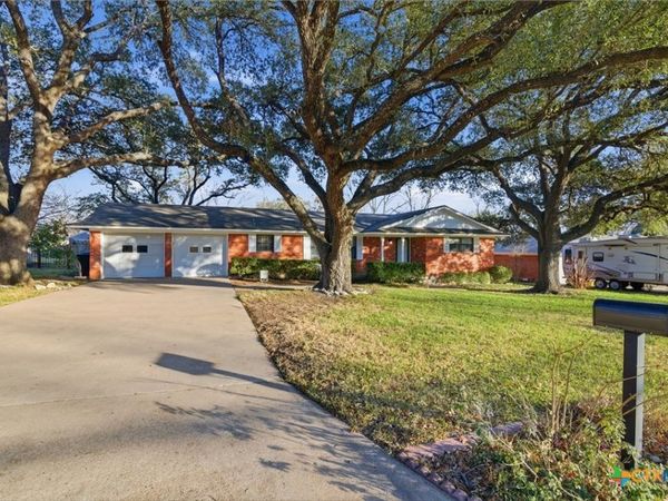 3413 Meadow Oaks Drive , Temple, TX 76502
