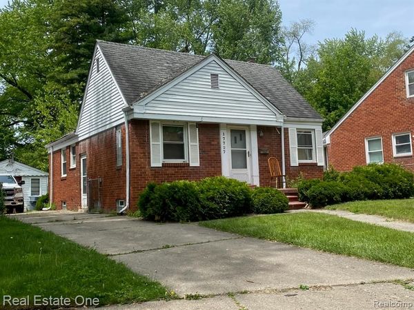 17727 Woodbine Street, Detroit, MI 48219