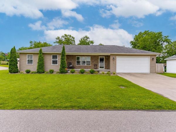 705 Brett Cabel Road, Washington, IN 47501