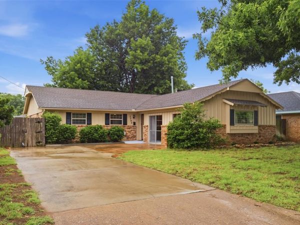 7704 NW 30th Street, Bethany, OK 73008