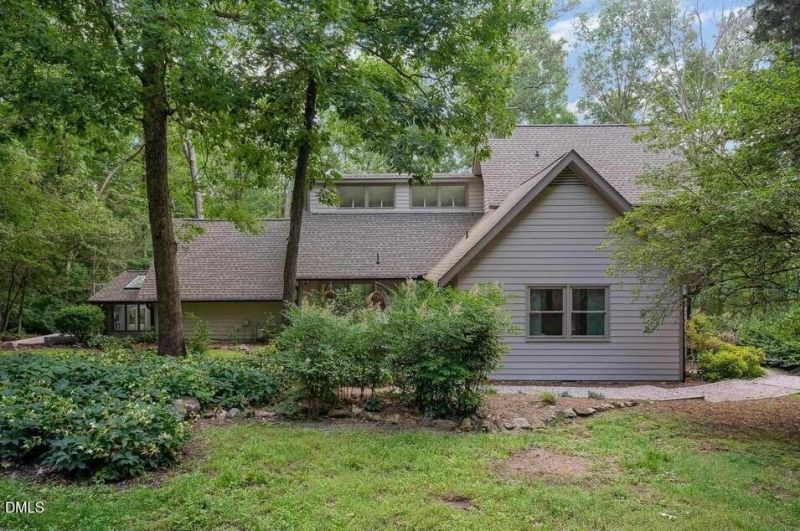 1525 Arboretum Drive, Chapel Hill, NC 27517 Main Photo