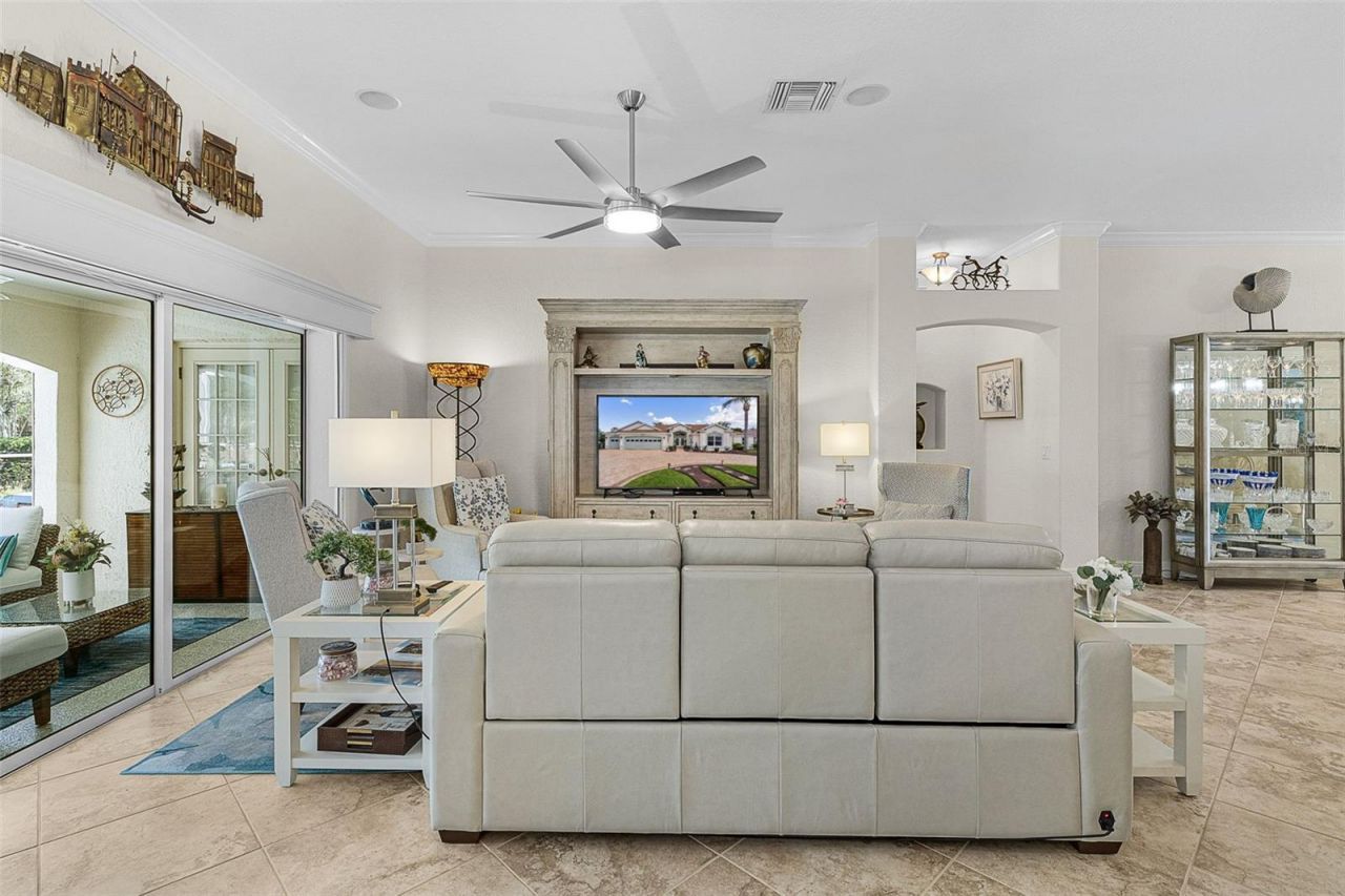 923 Moses Loop , The Villages, FL 32162 Photo