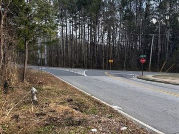 2040 Hurt Road SW, Marietta, GA 30008