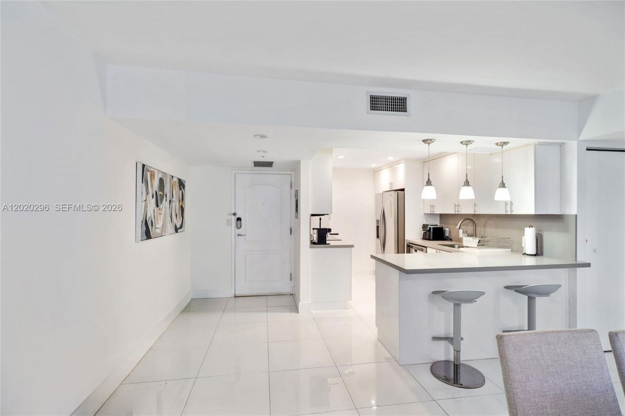 3625 N Country Club Dr , Unit 1203, Aventura, FL 33180 Photo