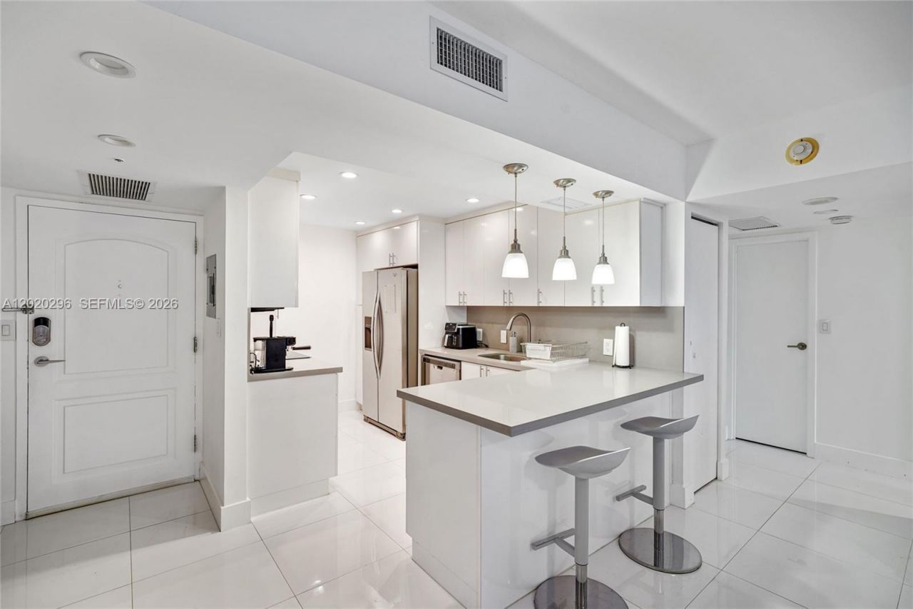 3625 N Country Club Dr , Unit 1203, Aventura, FL 33180 Photo