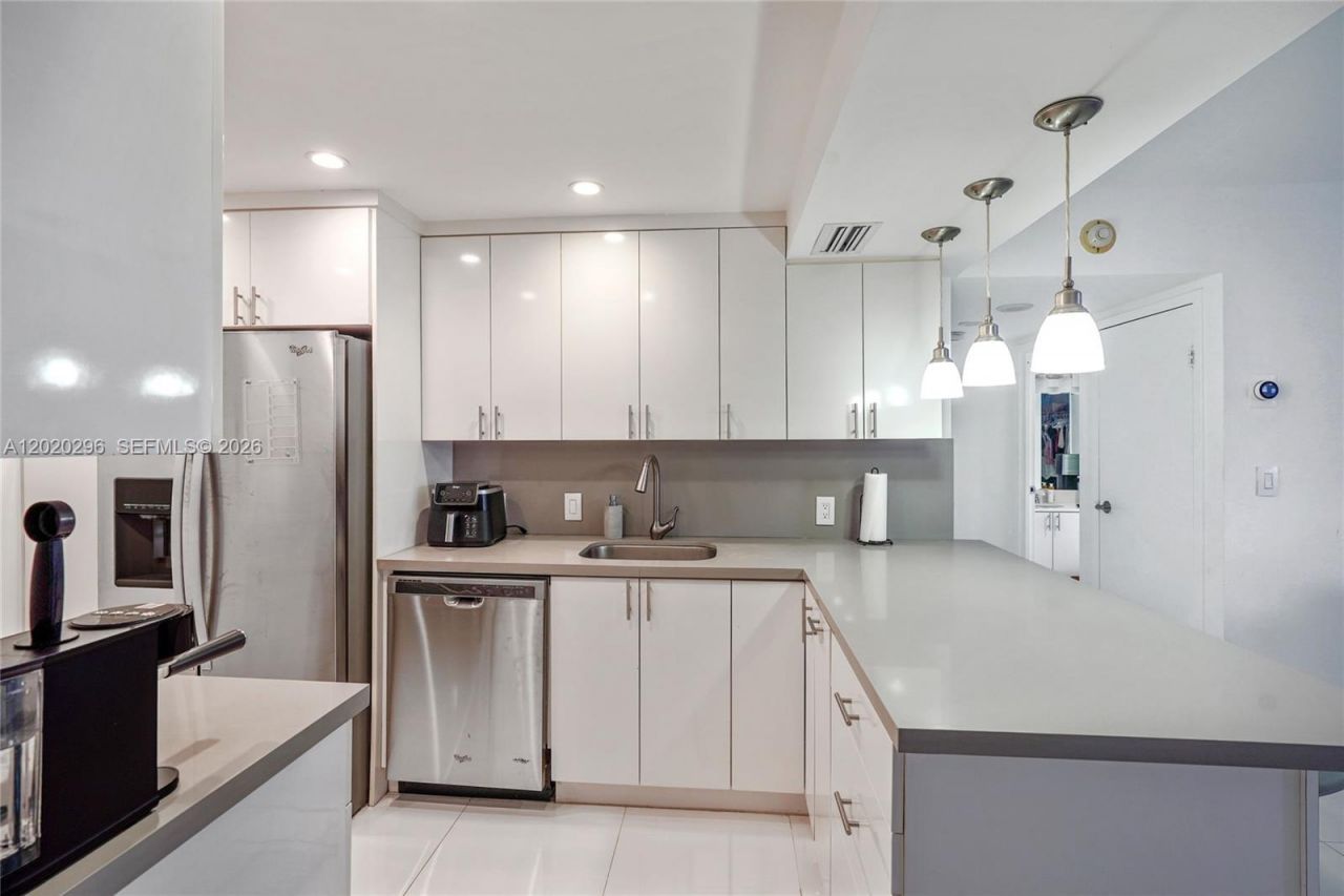 3625 N Country Club Dr , Unit 1203, Aventura, FL 33180 Photo