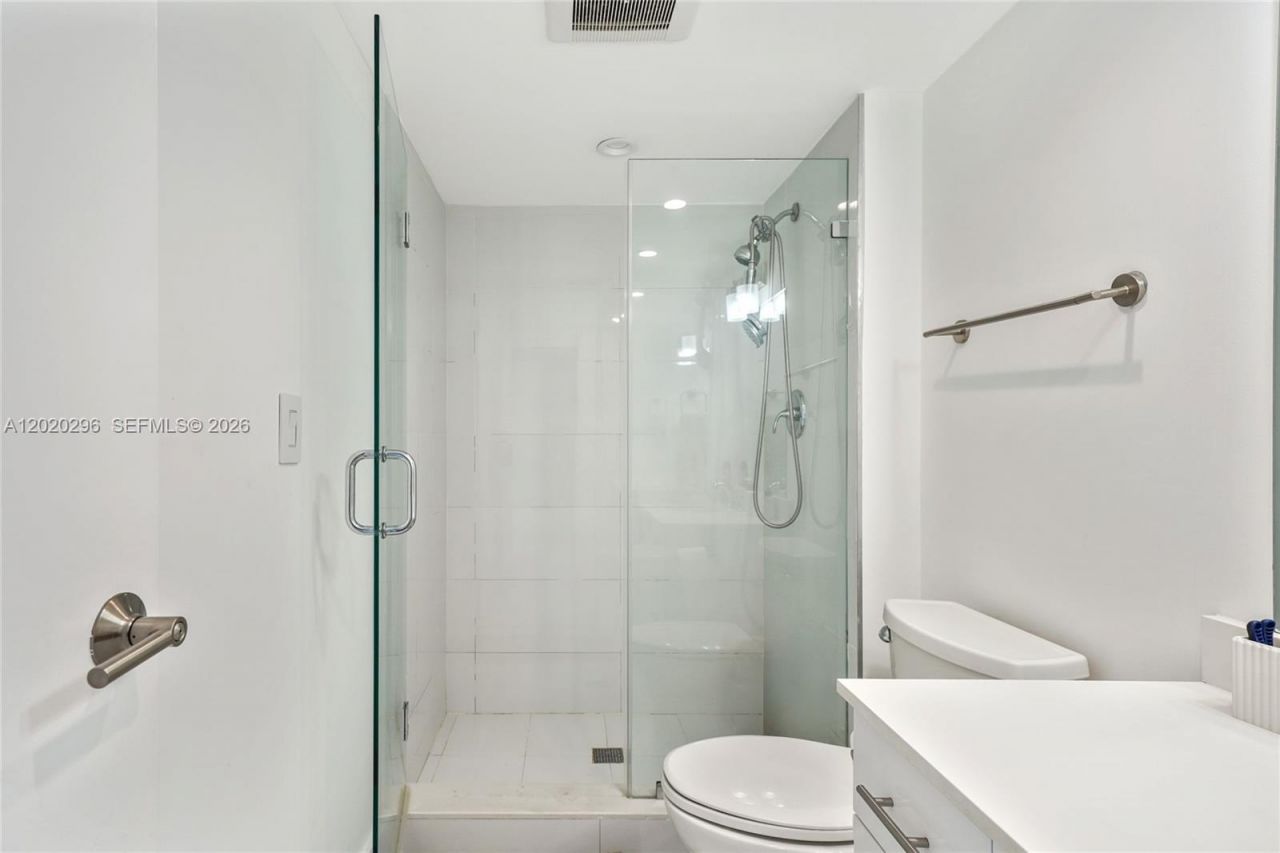 3625 N Country Club Dr , Unit 1203, Aventura, FL 33180 Photo