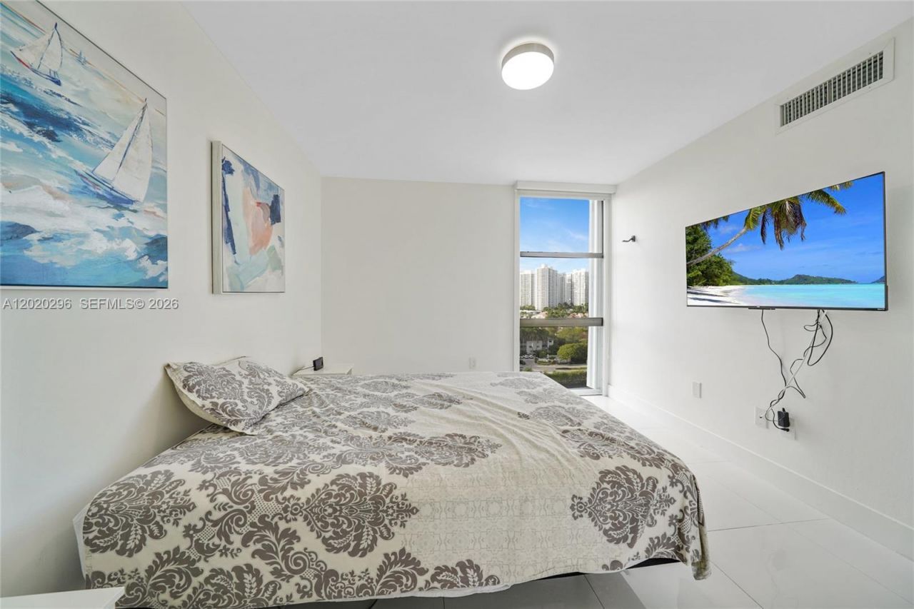 3625 N Country Club Dr , Unit 1203, Aventura, FL 33180 Photo