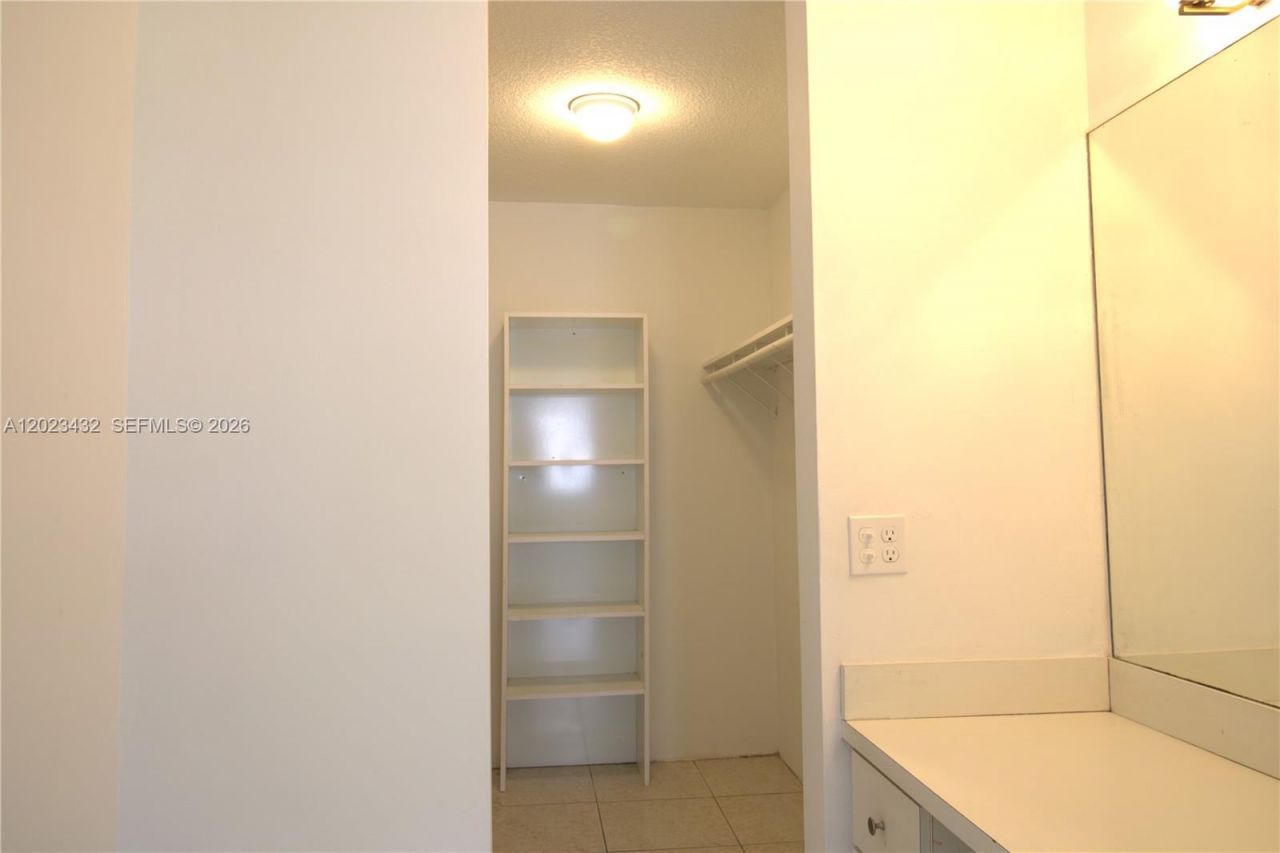 1225 NE 124th St, Unit 32B, North Miami, FL 33161 Photo