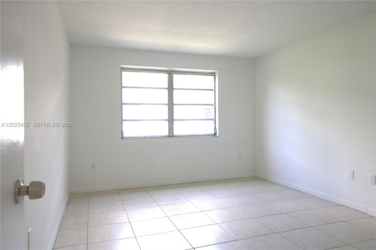 1225 NE 124th St, Unit 32B, North Miami, FL 33161 Photo